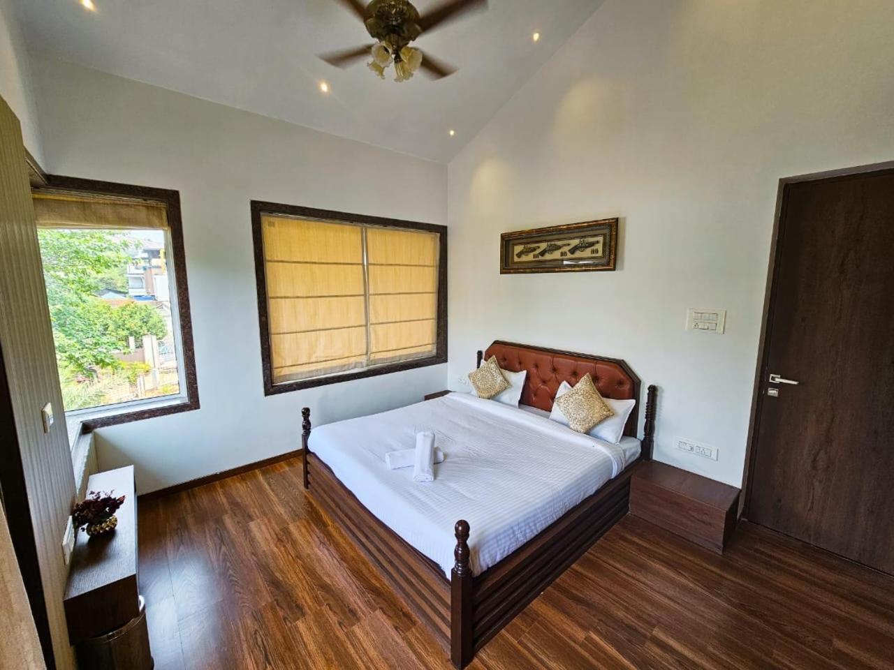 Premium Chalet Lonavala Luaran gambar